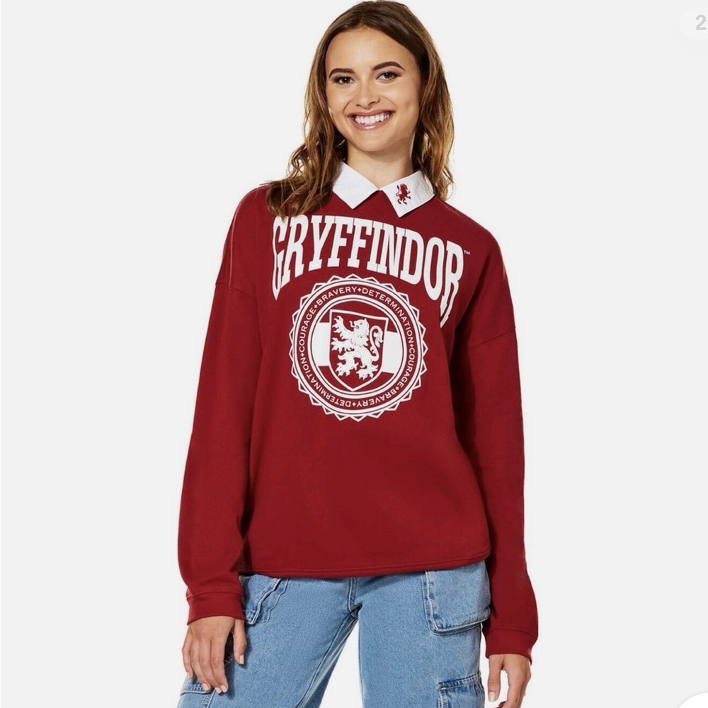 Harry Potter Gryffindor Red Sweatshirt with Crest, collared, size Small